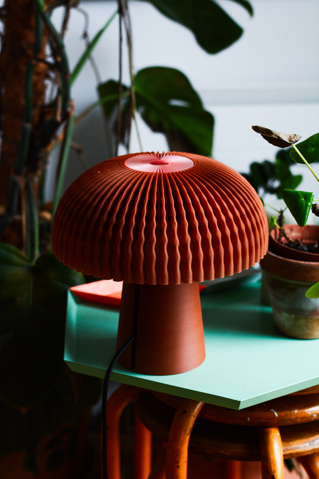 Fluted Mushroom Dome Table Lamp — Mid-Century Japandi Edition